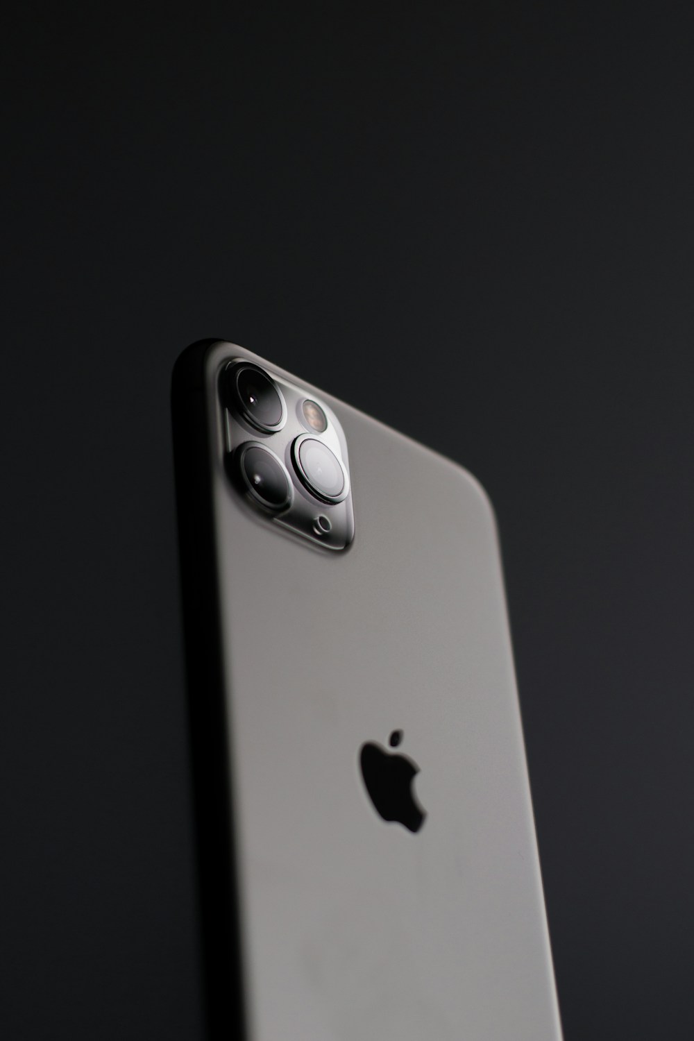 Apple iPhone 17 Pro Max (Dual eSIM)